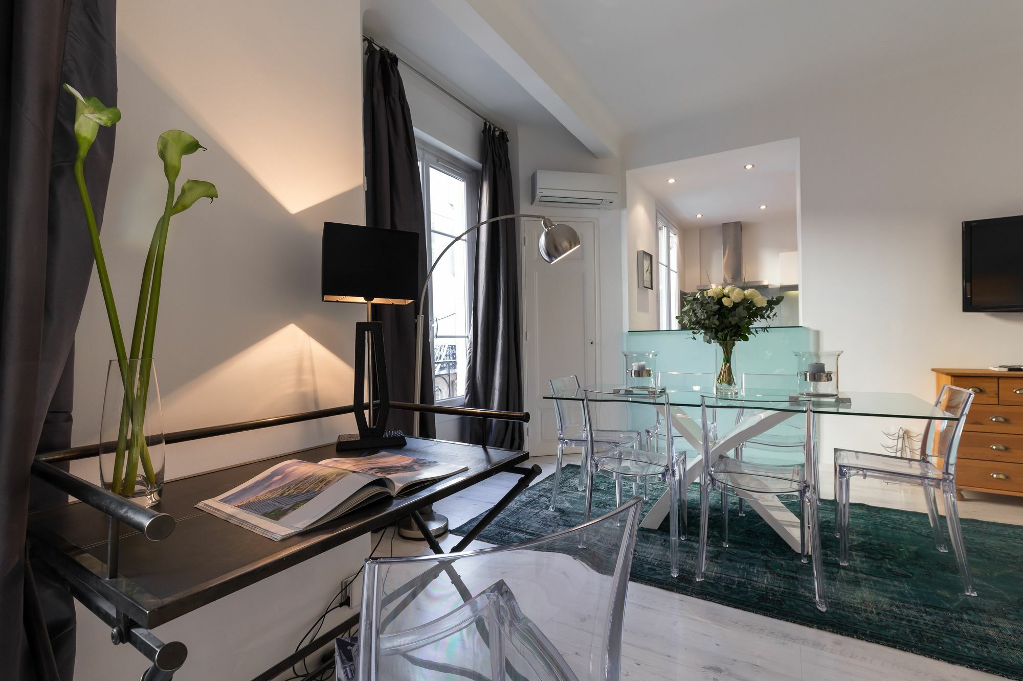 Centrally Located Modern 2 Bed Apartment In Cannes With Aircon And High Ceilings And Modern Design 696 Екстер'єр фото
